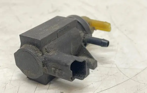 Ford Focus Turbo solenoid valve 9672875080 70163303 13N191