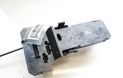 Volkswagen PASSAT B5 Tail light bulb cover holder 3B9945257