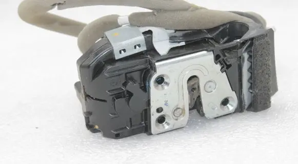 Nissan Qashqai Rear door lock 825014EA2A
