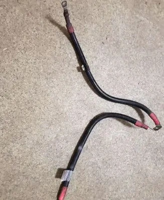 BMW 5 E39 Positive cable (battery) 2247942