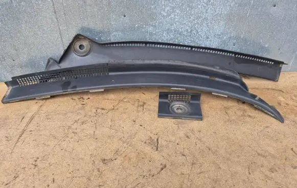 Volkswagen PASSAT B4 Wiper trim 357853829B K224871