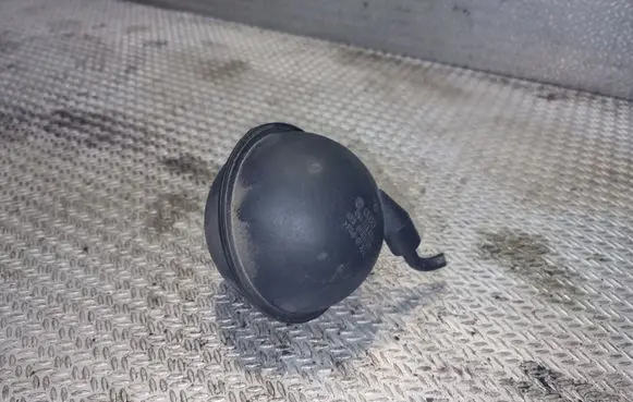Vacuum air tank