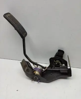 Toyota Corolla E120 E130 Accelerator throttle pedal 7811135030