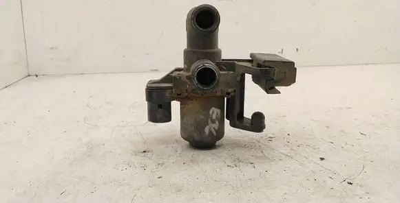 BMW 3 E36 Coolant heater control valve 8391418 1147412052