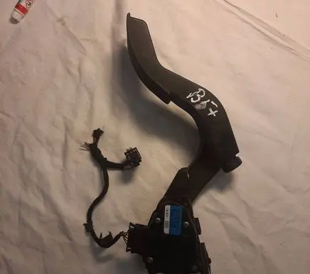 Volkswagen PASSAT B5.5 Accelerator throttle pedal 6PV00837602