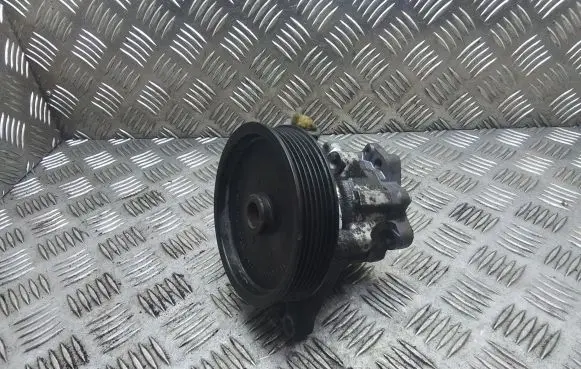 Mercedes-Benz Sprinter W906 Power steering pump A0064661701