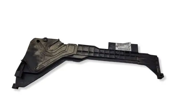 BMW X3 E83 Radiator mount bracket 3509203