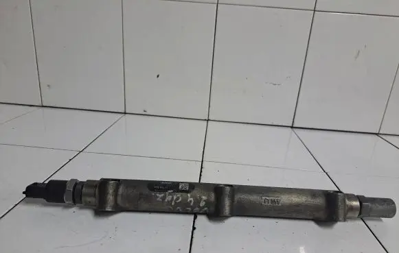Volvo V70 Fuel main line pipe 8658252 002229J1 0445215010