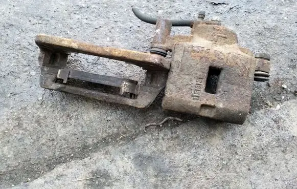 Mazda 626 Front brake caliper