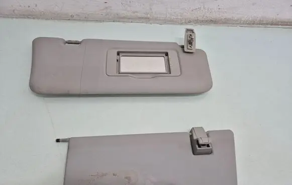 Sun visor