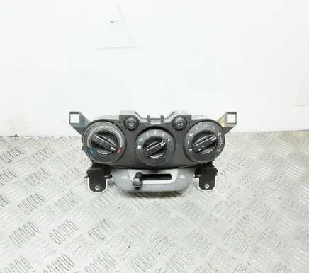 Mazda Demio Climate control unit DP981D26