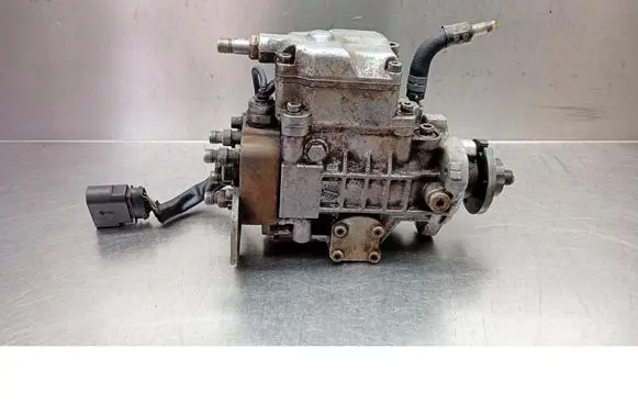 Volkswagen Golf IV Fuel injection high pressure pump 038130107D
