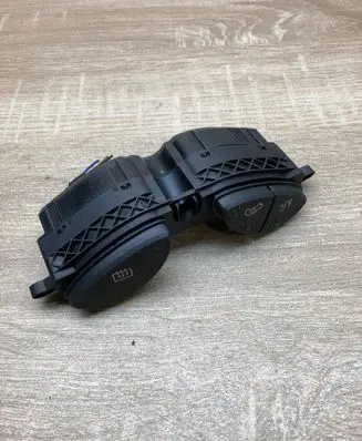 Ford Focus Windscreen/window heater switch 98AG19A945BA