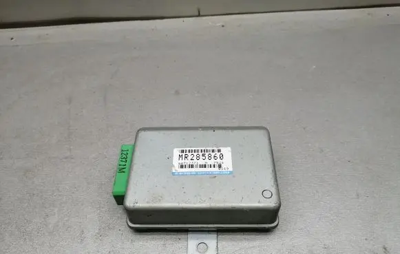 Mitsubishi Galant Other control units/modules MR285860 G0T12371M