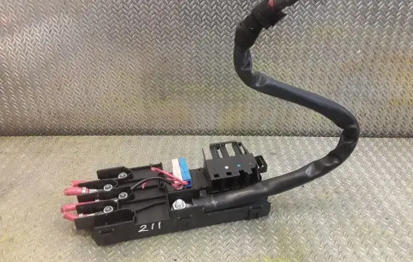 Mercedes-Benz E W211 Fuse box set 2115452301 A2115452301