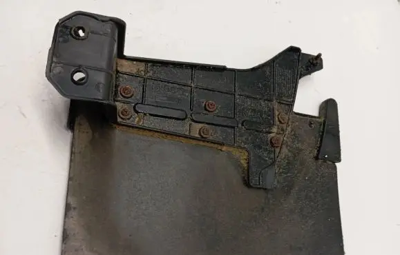 Iveco Daily 35.8 - 9 Front mudguard 500379216