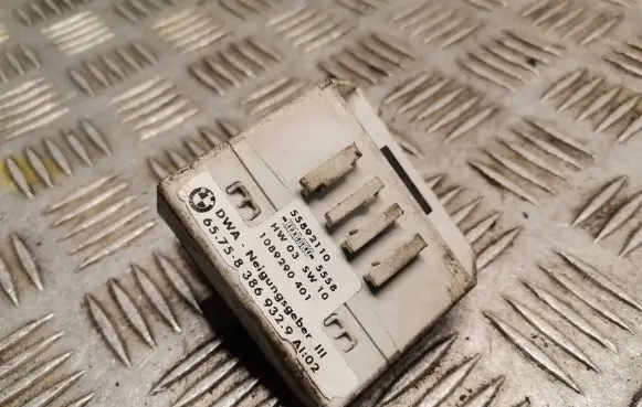 BMW 5 E39 Alarm movement detector/sensor 8386932