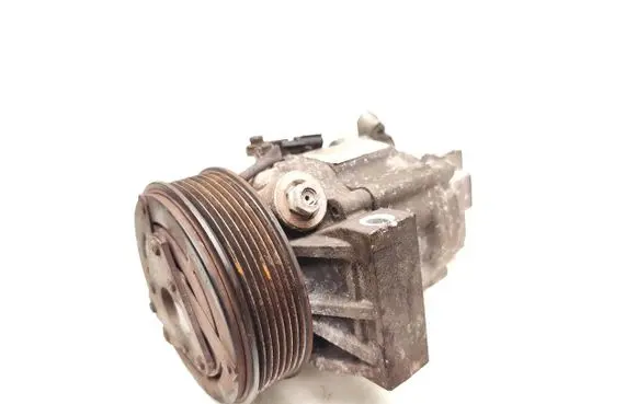 Dacia Sandero Air conditioning (A/C) compressor (pump) 926000216R