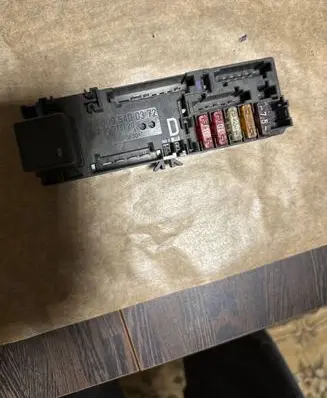 Mercedes-Benz E W210 Fuse box set A0005400372 A0035400372