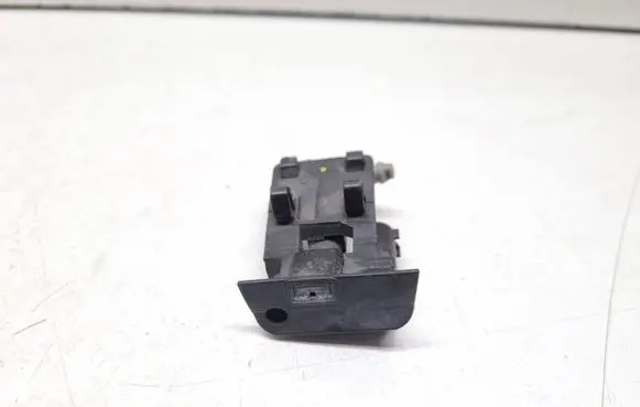 BMW X1 E84 Windshield washer spray nozzle 