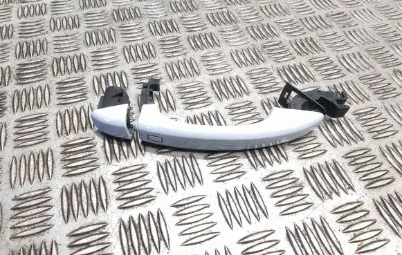 Audi A1 Front door exterior handle 8t0837167