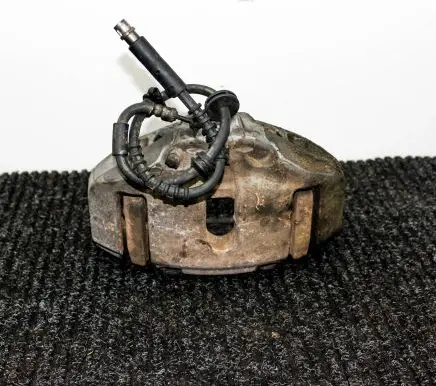 BMW 5 F10 F11 Front brake caliper 6030348