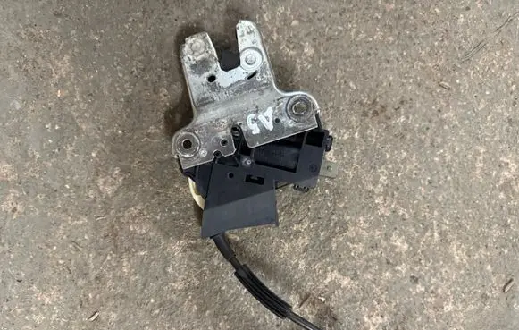Audi A5 8T 8F Tailgate/trunk/boot lock/catch/latch 4F5827505D