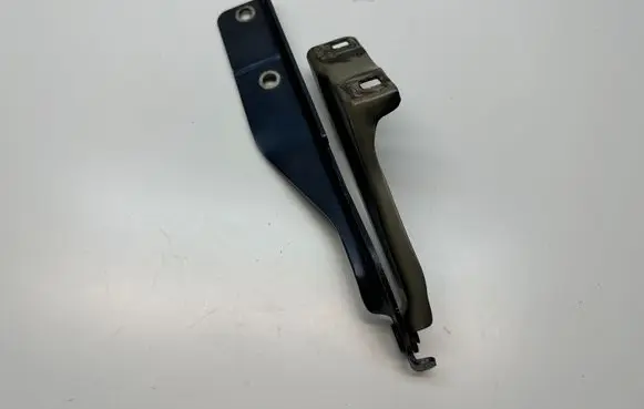 Nissan Navara D23 Engine bonnet/hood hinges