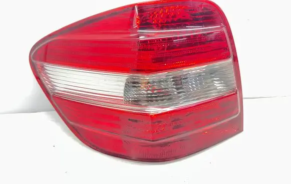 Mercedes-Benz ML W164 Rear/tail lights 404101L