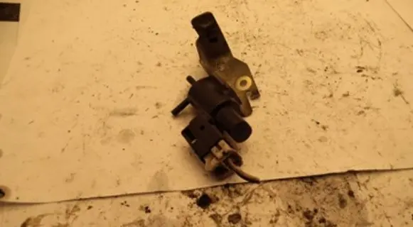 Mazda 6 Vacuum valve KL014623 K5T49091