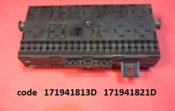 Volkswagen Jetta I Fuse module 171941813D 171941821D