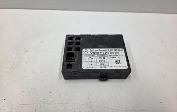 Mercedes-Benz E W211 Gateway control module A2115402545 2115402545