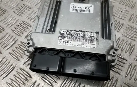 Audi A5 8T 8F Engine control unit/module ECU 8K1907401E 8K1907401A EDC17CP14