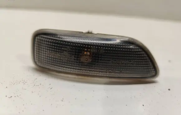 Volvo V70 Front fender indicator light 30722641