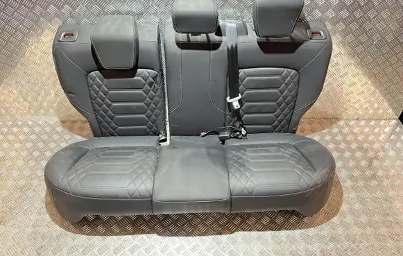 Ford Puma Seat set DG23998