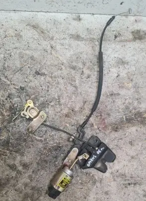 KIA Opirus Tailgate lock latch 