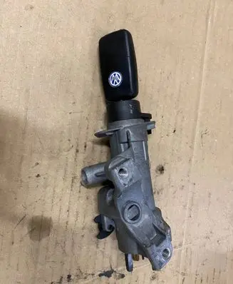 Volkswagen PASSAT B5 Ignition lock 4B0905851B