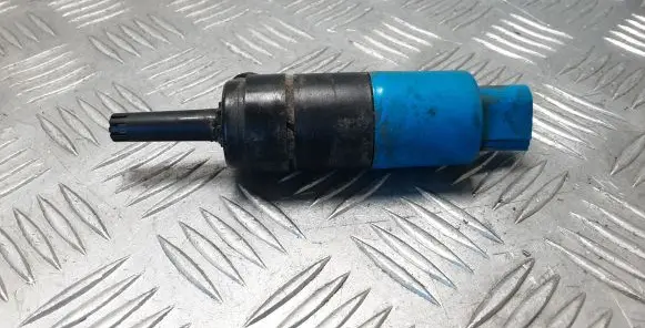 Volkswagen PASSAT B6 Headlight washer pump 3B7955681