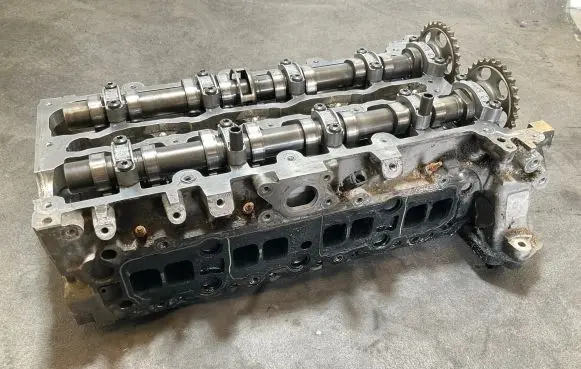 Mercedes-Benz Sprinter W906 Engine head R651016