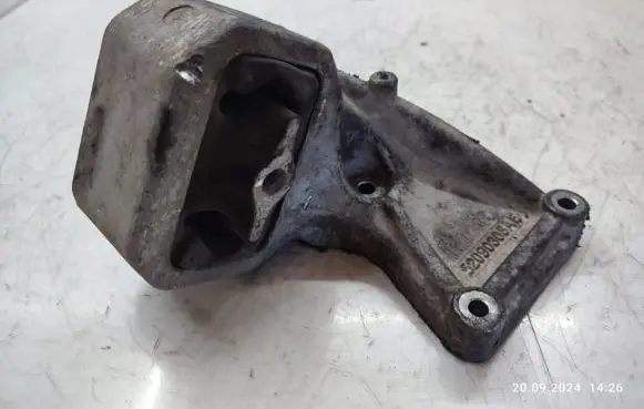 Jeep Grand Cherokee (WK) Engine mount bracket 52090308AE