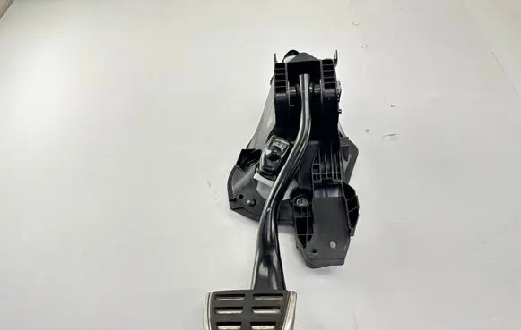 Volkswagen Tiguan Brake pedal 5Q2723058AS