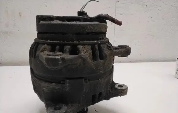 Renault Master II Generator/alternator 8200692868B 01108 0124525133