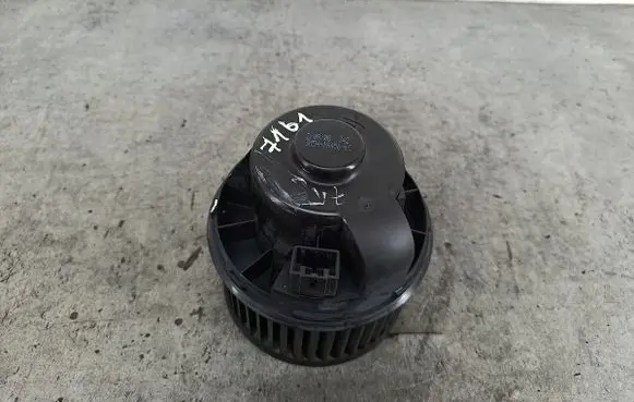 Ford Focus Heater fan/blower 3M5H18456EC