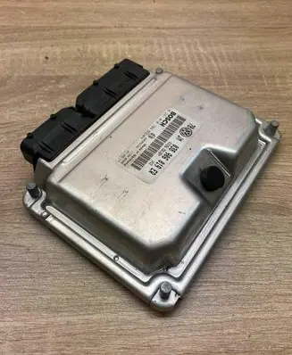 Volkswagen PASSAT B5.5 Engine control unit/module ECU 038906019ER 0281010704
