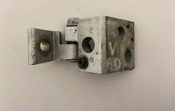 Volkswagen Polo III 6N 6N2 6NF Front door upper hinge