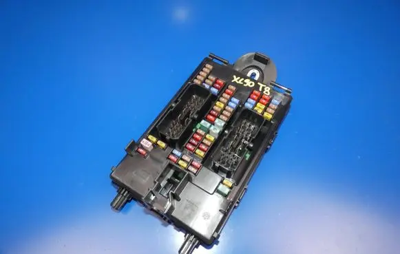 Volvo XC90 Fuse module 31346672 K067R 0066157
