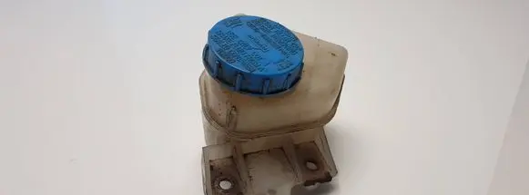 Nissan Almera Tino Brake fluid reservoir 