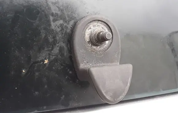 Opening tailgate glass