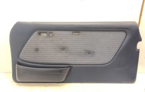 Mercedes-Benz W123 Front door card panel trim