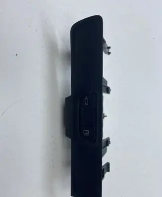 Peugeot 508 Fuel tank opening switch 96770584ZD00